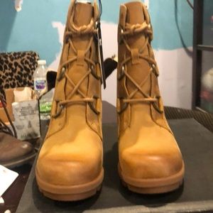 Joan of Arc wedge II camel brown sz 6 new in box